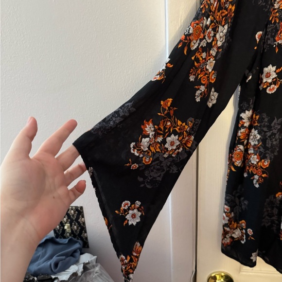 Torrid Floral Black and Orange Women's Top Plus-Sized - Picture 2 of 2